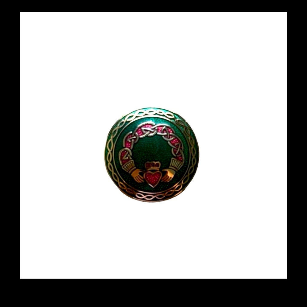 Vintage Green Claddagh Button